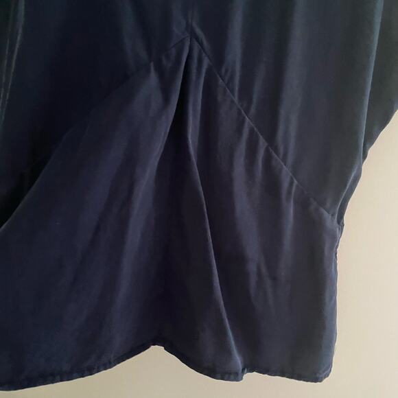 Everlane The Drape Dark Blue Blouse Lyocell Tencel Short Sleeves Womens Size 12 - Picture 5 of 10
